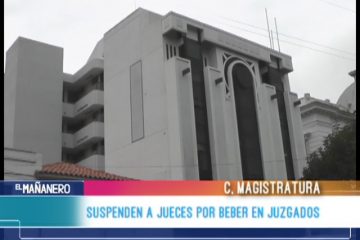 SUSPENDEN A JUECES POR BEBER EN JUZGADO